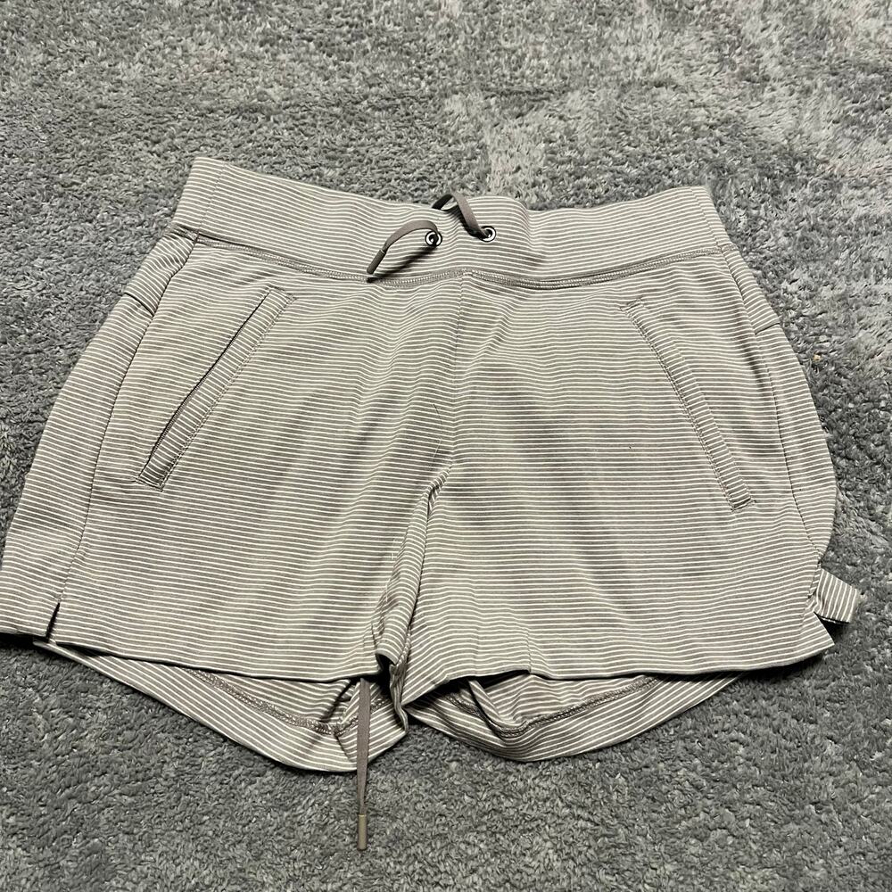 ATHLETA Shorts Womens XS  Stripe MODERN METRO Shortie Grey 211085